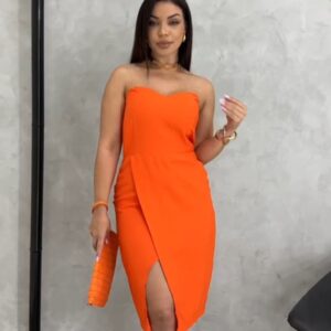 Vestido Tomara que Caia alfaiataria fenda